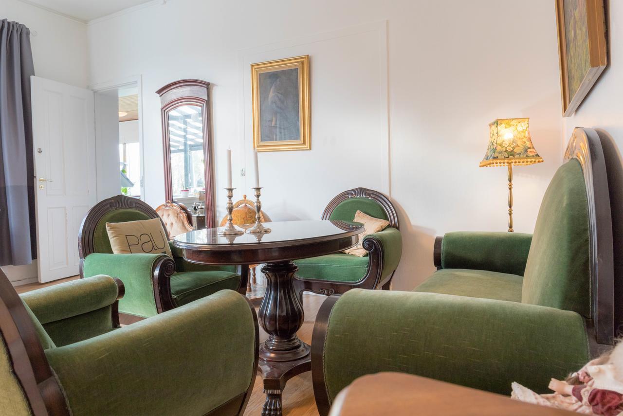 Hostel Vandrerhjem, I Kongens Baghave